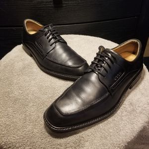 Mens dress shoes